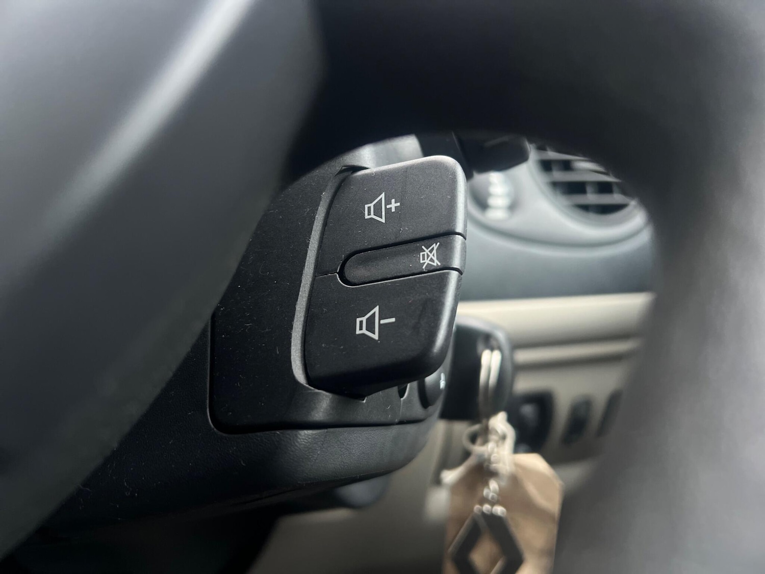 Used Renault Clio 2007 for sale - 77456483: Photo 50