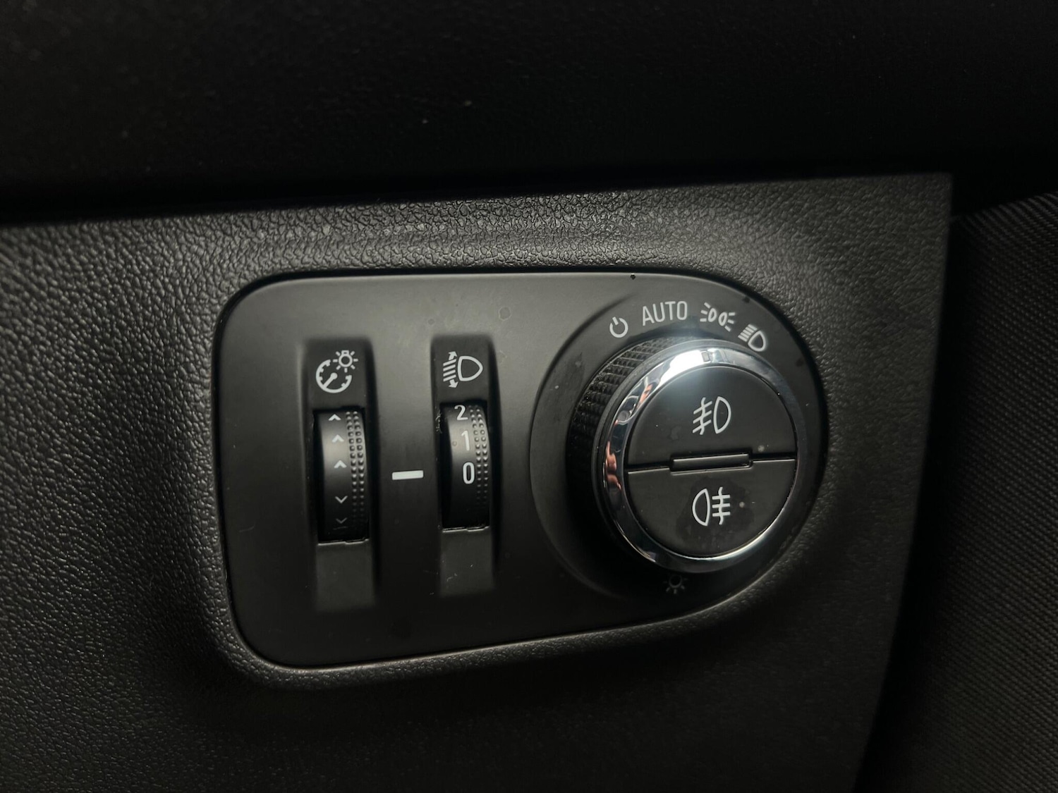 Used Vauxhall Corsa 2015 for sale - 77456287: Photo 44