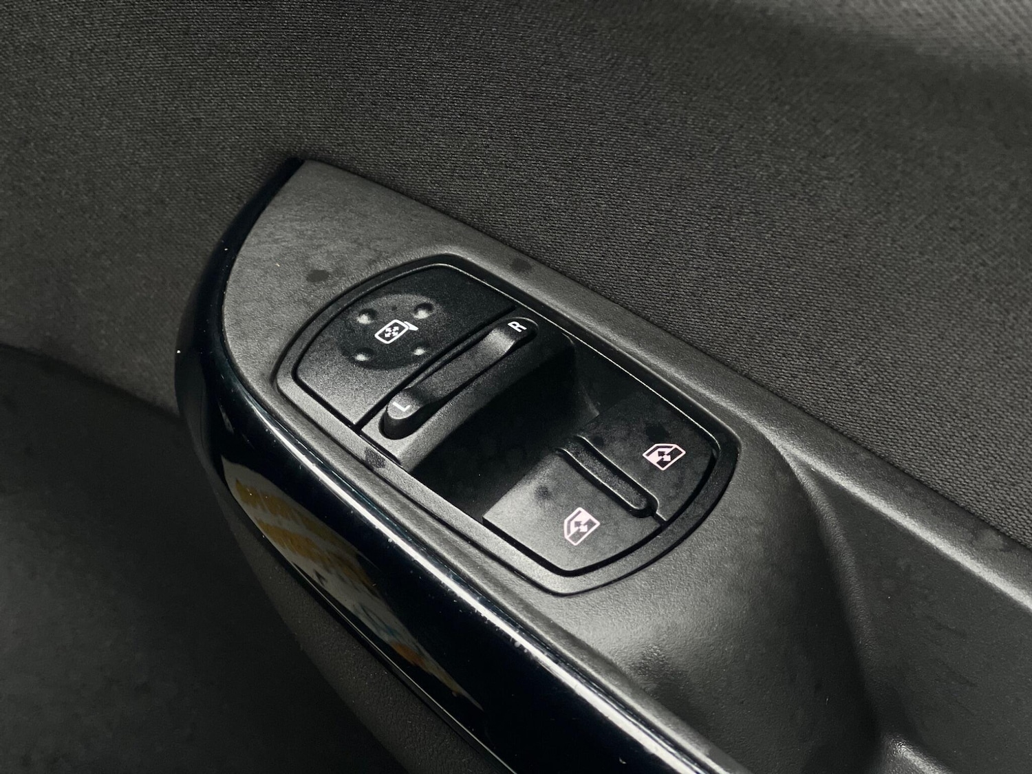 Used Vauxhall Corsa 2015 for sale - 77456287: Photo 45