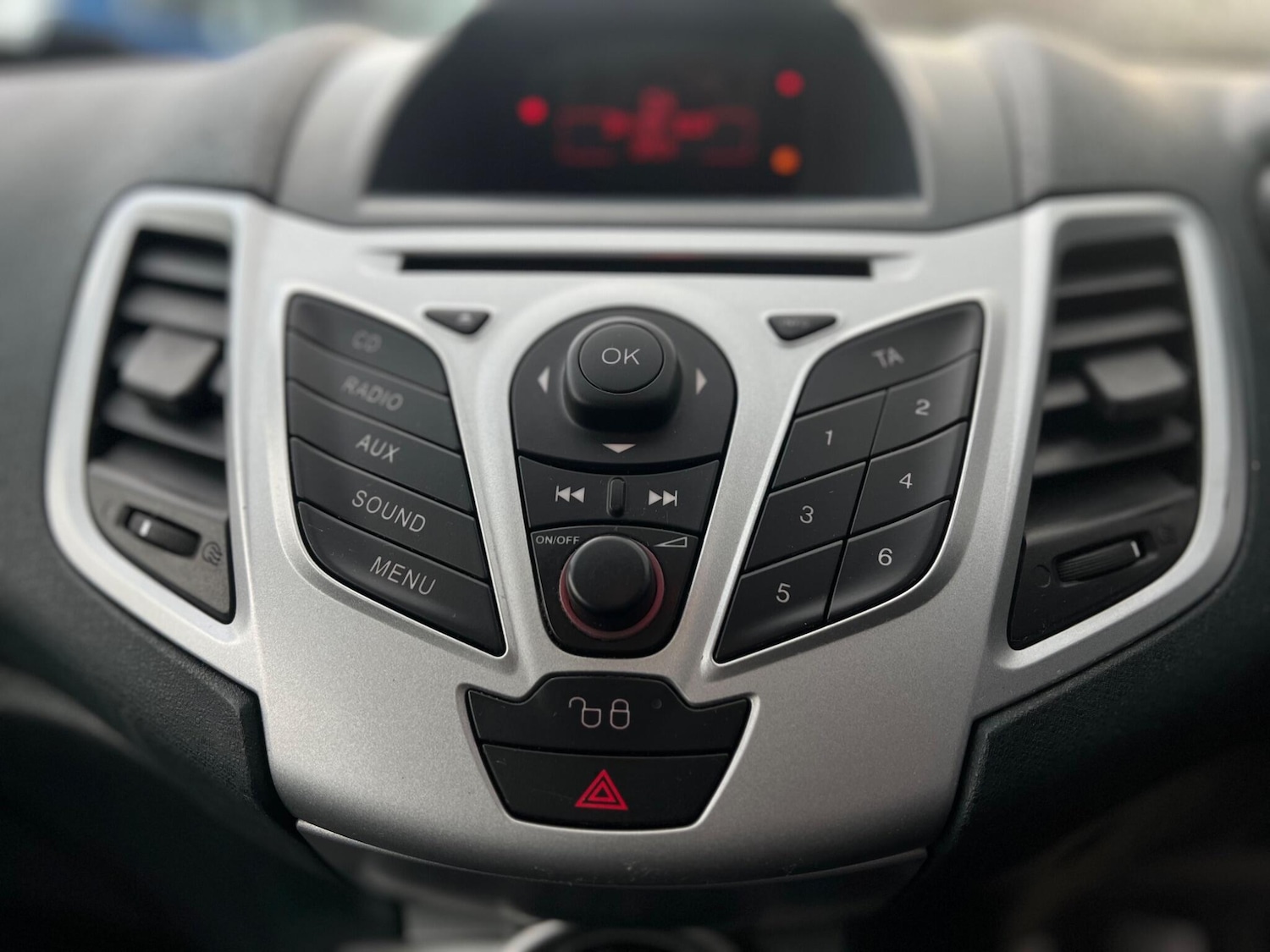 Used Ford Fiesta 2012 for sale - 78062941: Photo 49