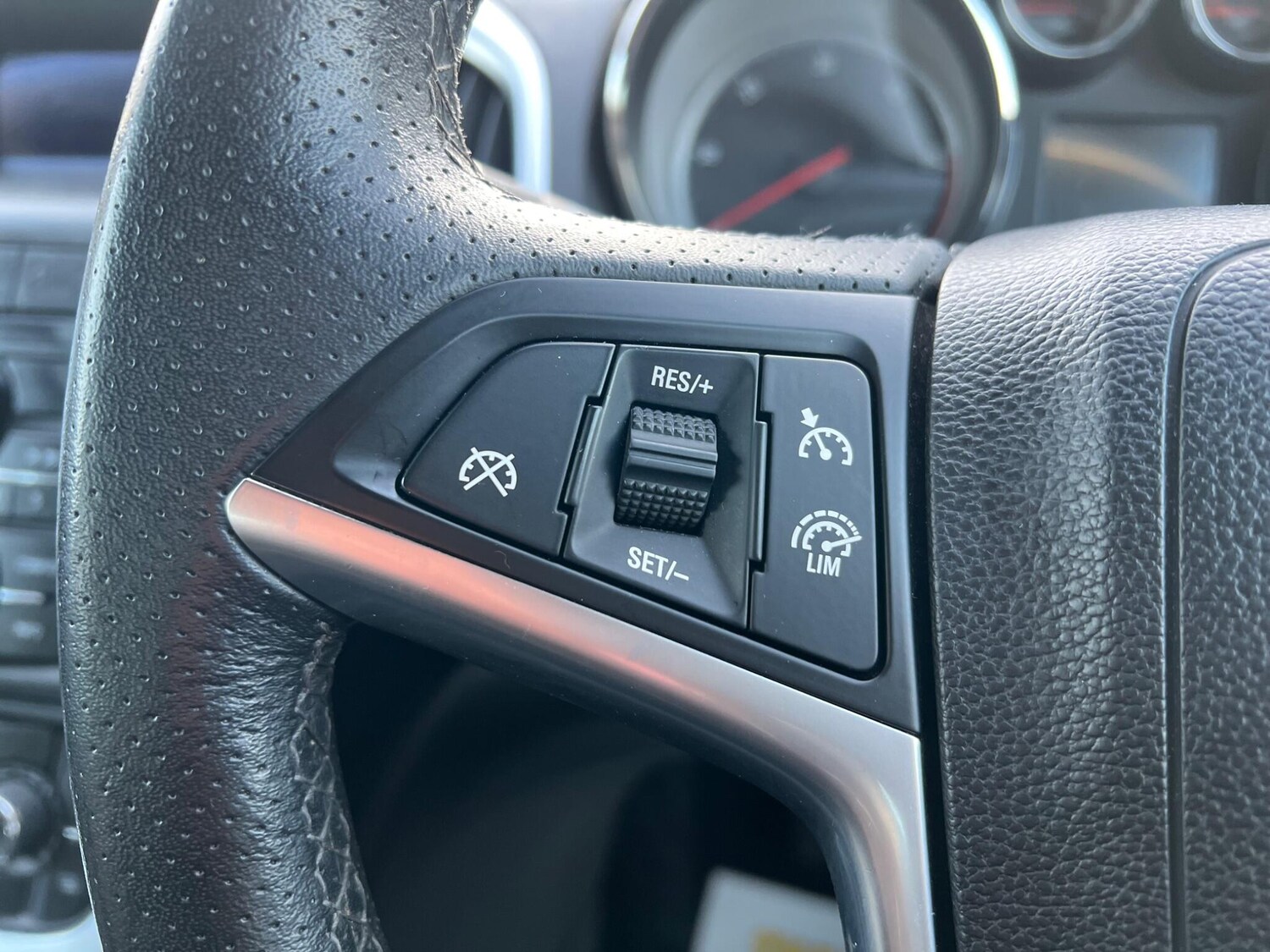 Used Vauxhall Astra for sale - 77587318: Photo 48