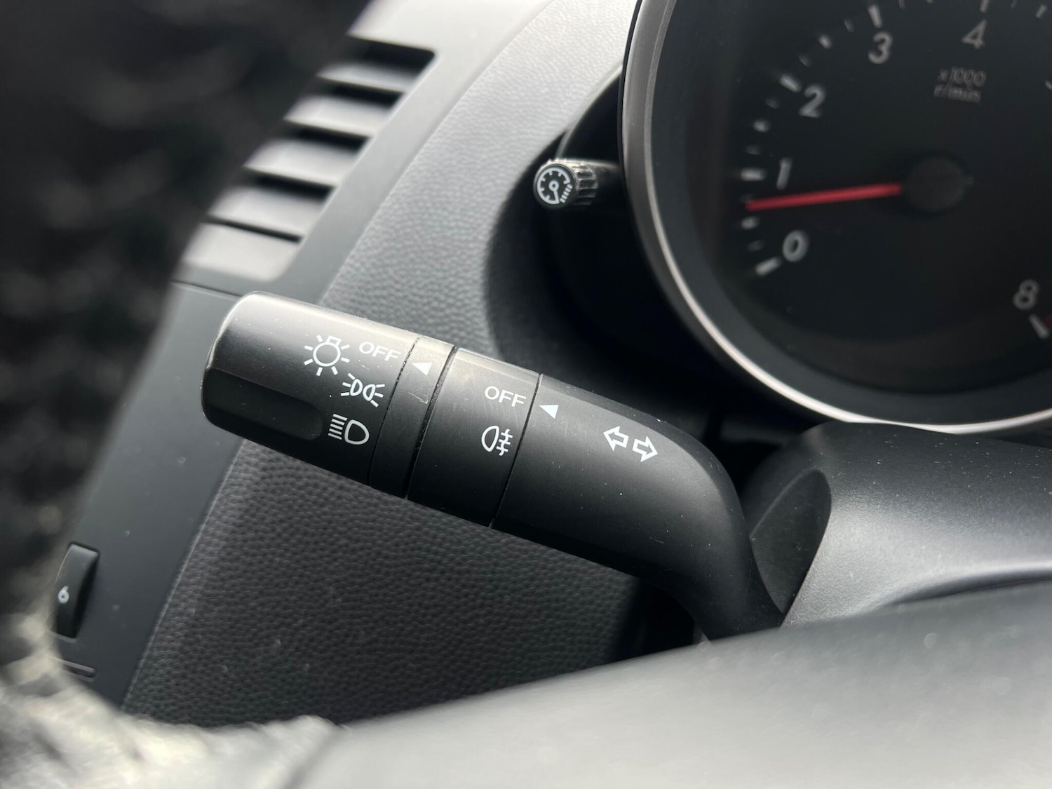 Used Mazda Mazda3 2011 for sale - 77993015: Photo 50