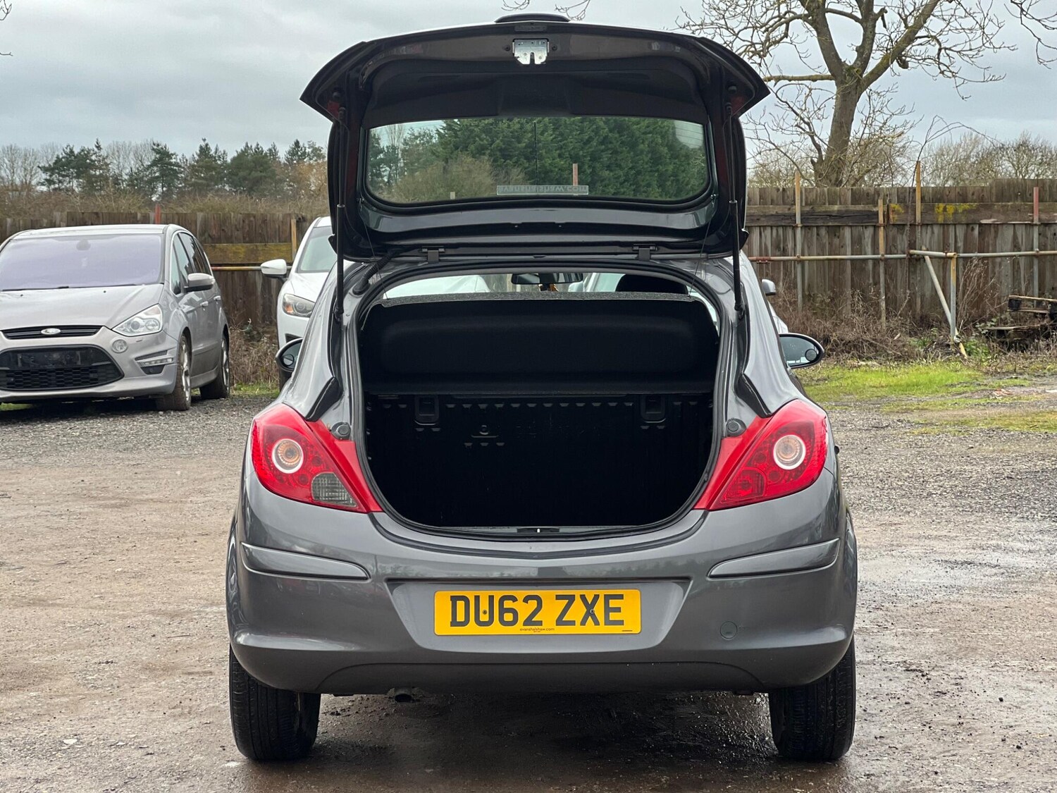 Used Vauxhall Corsa 2012 for sale - 77586217: Photo 9