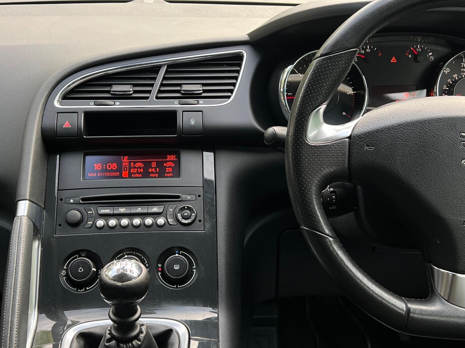 Used Peugeot 3008 2016 for sale - 77455216: Photo 46