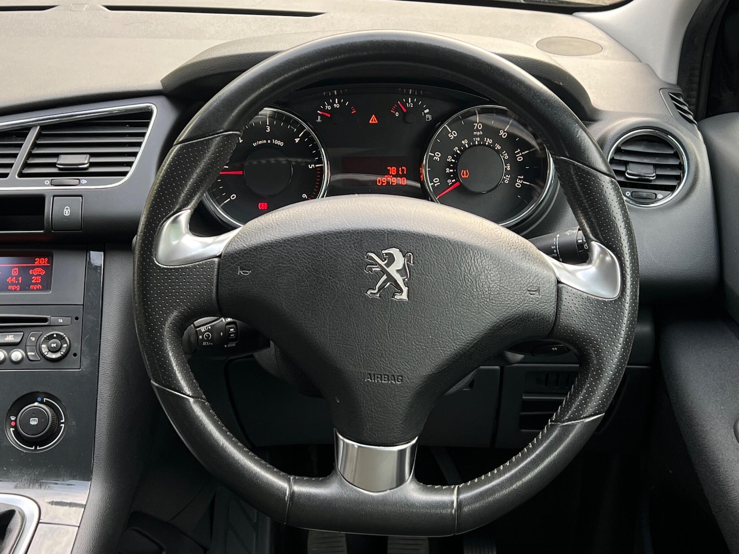 Used Peugeot 3008 2016 for sale - 77455216: Photo 47