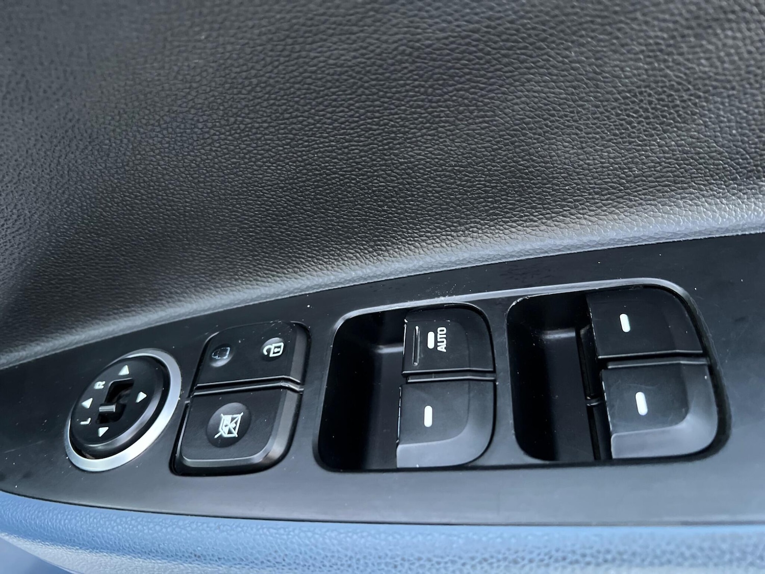 Used Hyundai i10 2015 for sale - 77559149: Photo 32