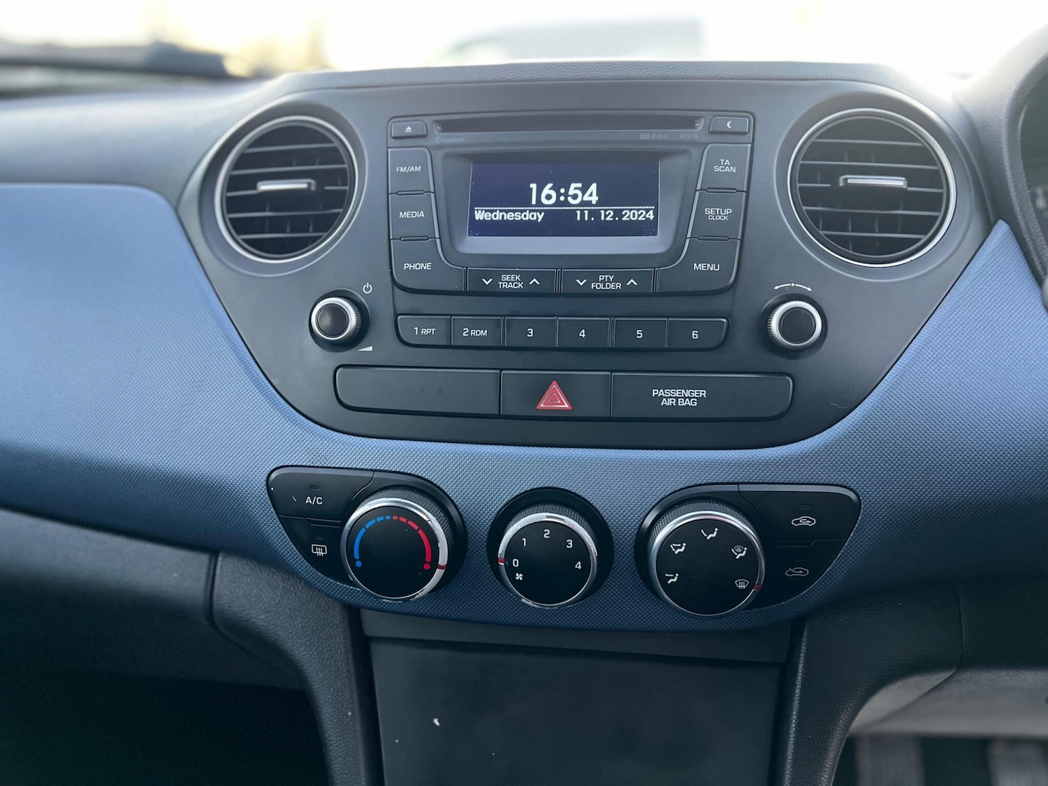 Used Hyundai i10 2015 for sale - 77559149: Photo 56