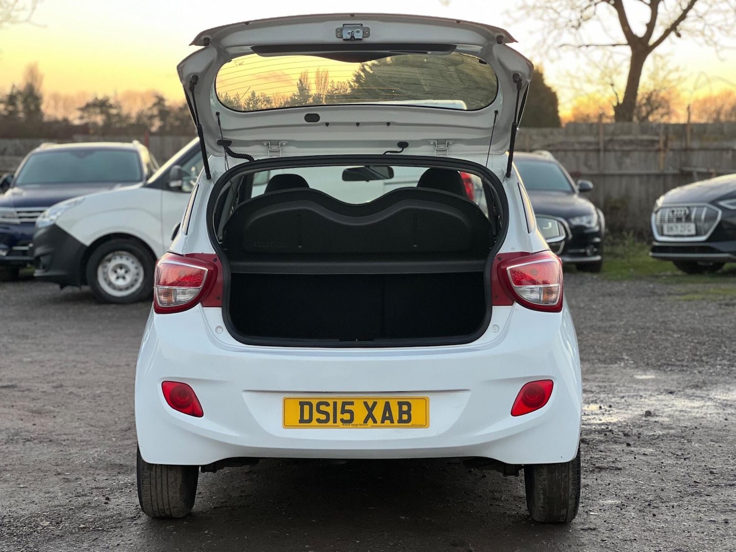 Used Hyundai i10 2015 for sale - 77559149: Photo 9