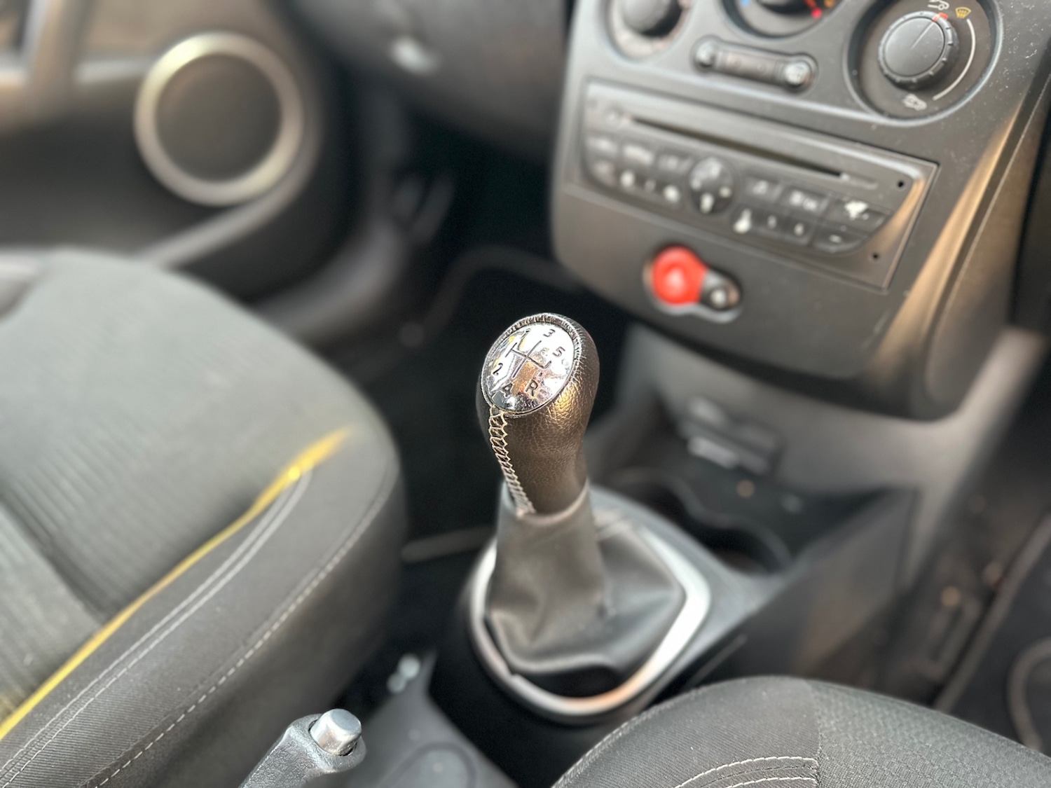 Used Renault Clio 2010 for sale - 76358265: Photo 12