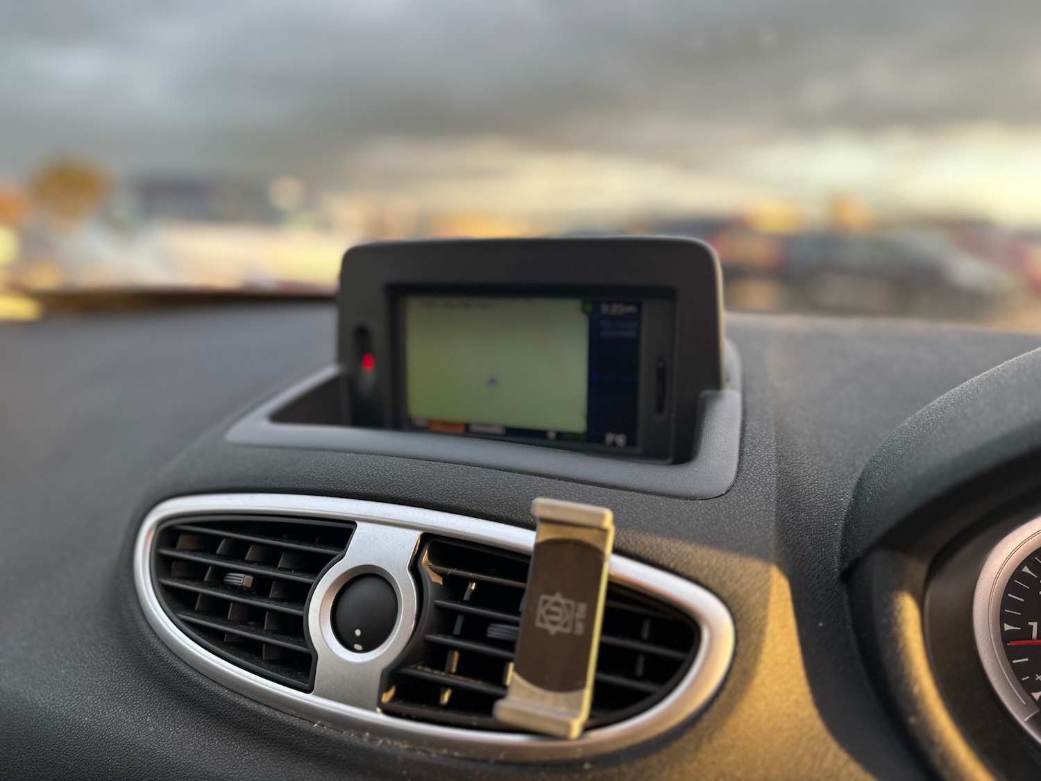 Used Renault Clio 2010 for sale - 76358265: Photo 14