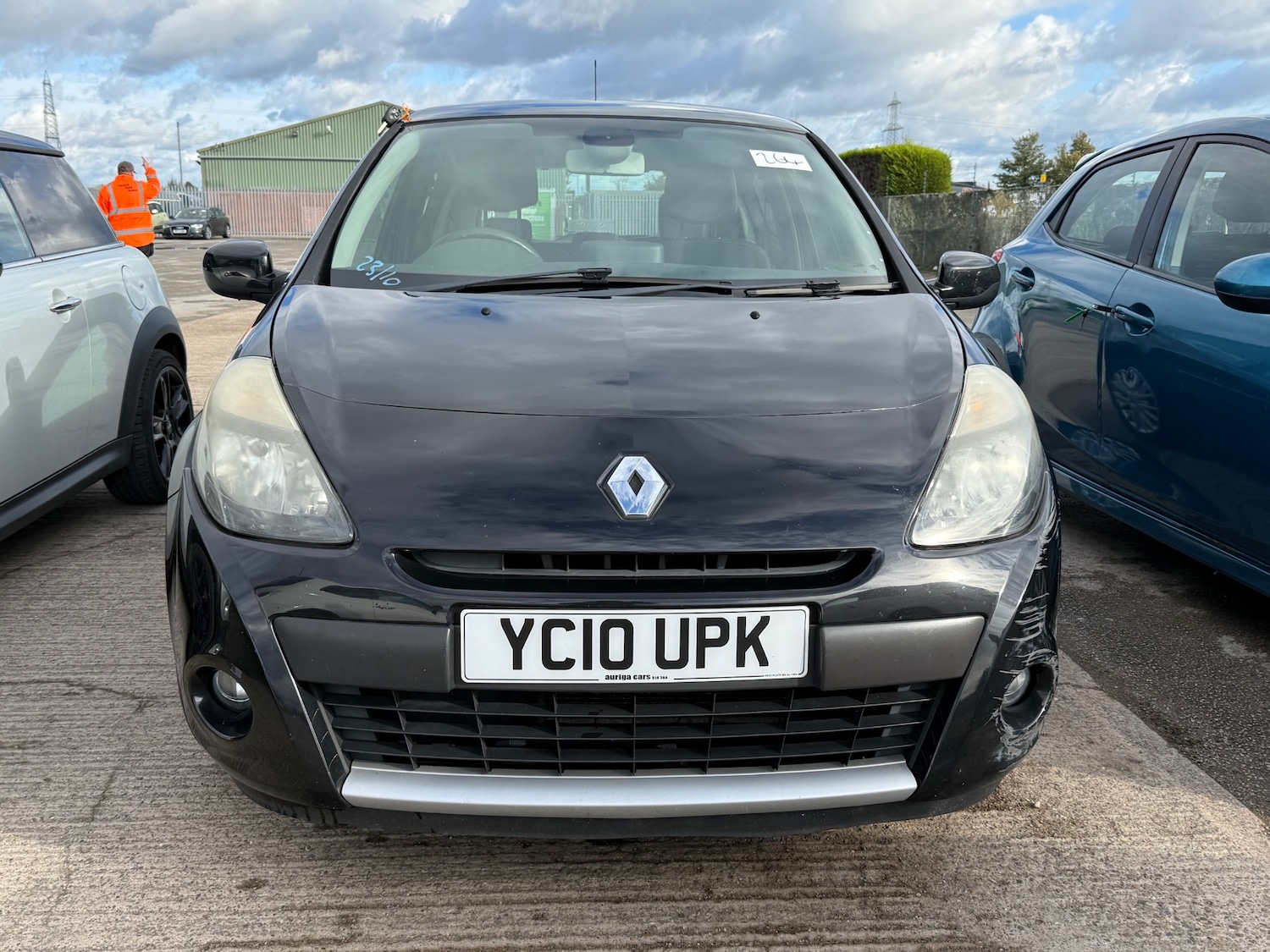 Used Renault Clio 2010 for sale - 76358265: Photo 2