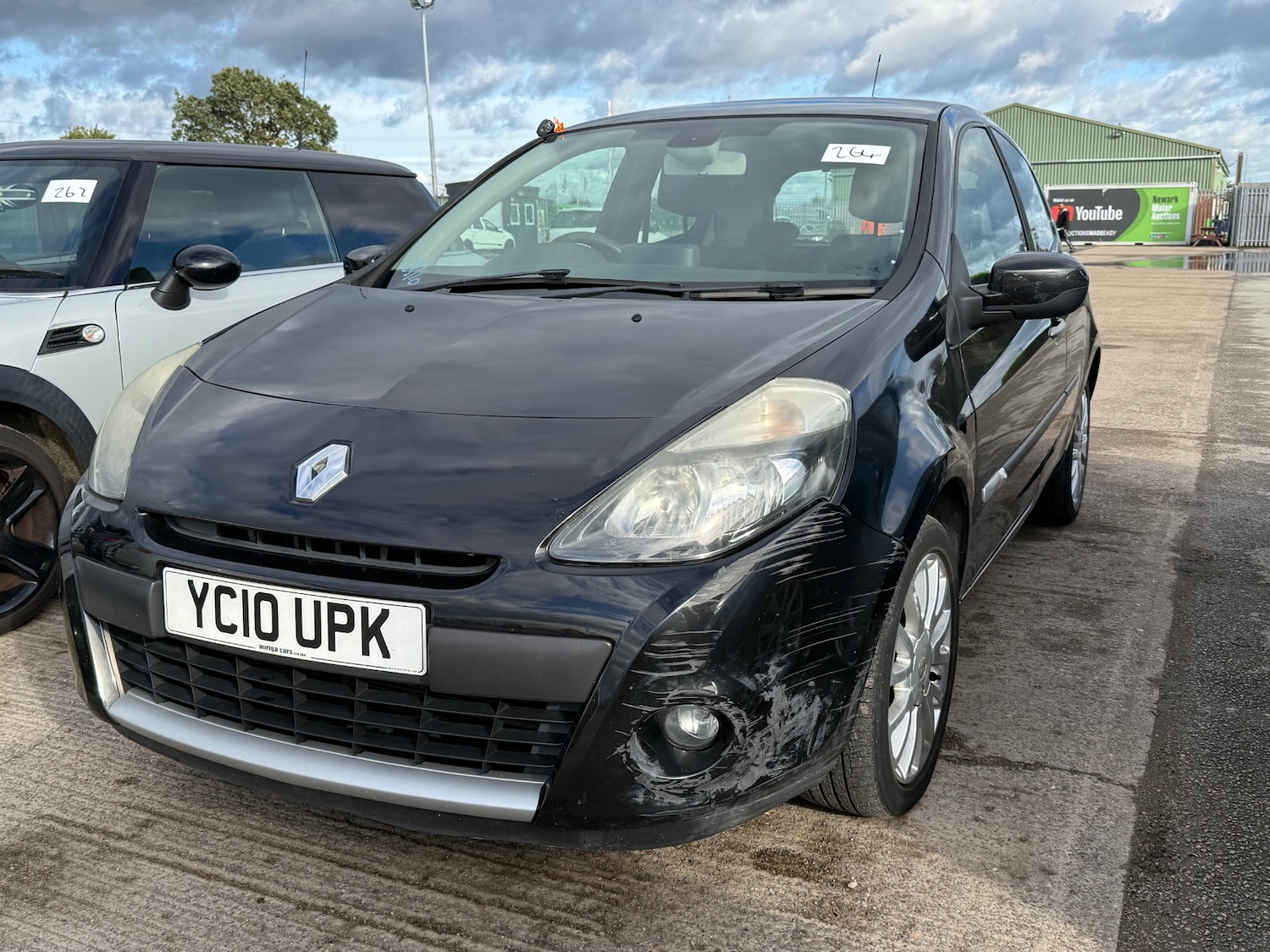 Used Renault Clio 2010 for sale - 76358265: Photo 3