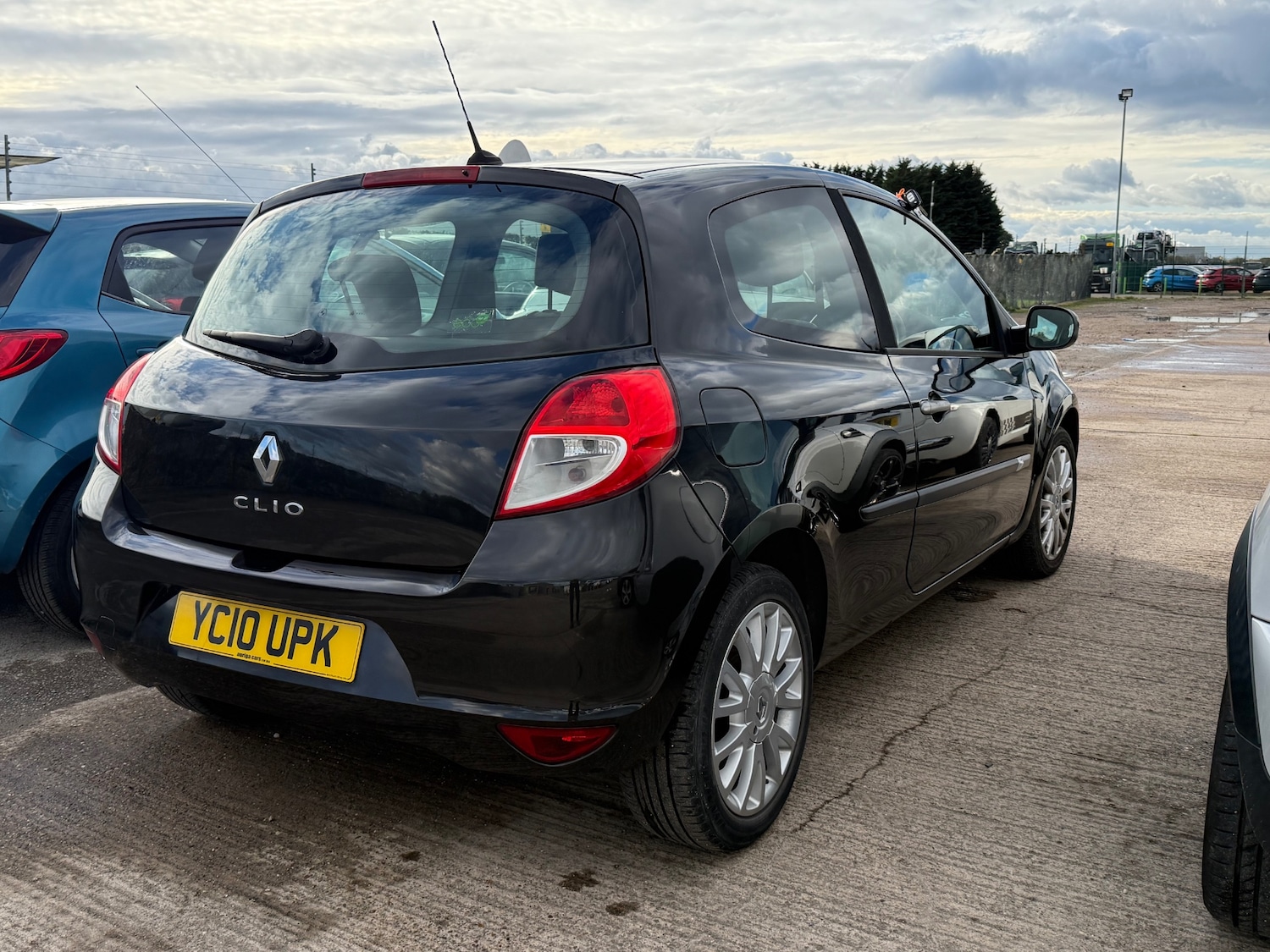 Used Renault Clio 2010 for sale - 76358265: Photo 6