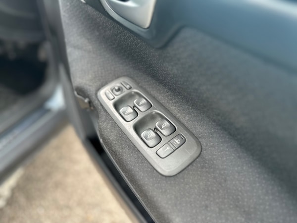 Used Volvo V70 2001 for sale - 74953367: Photo 15