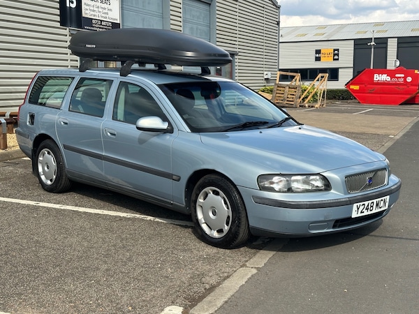 Used Volvo V70 2001 for sale - 74953367: Photo 3