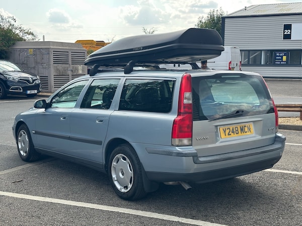 Used Volvo V70 2001 for sale - 74953367: Photo 5