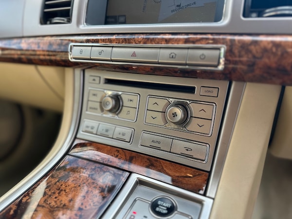 Used Jaguar XF 2010 for sale - 75425281: Photo 20