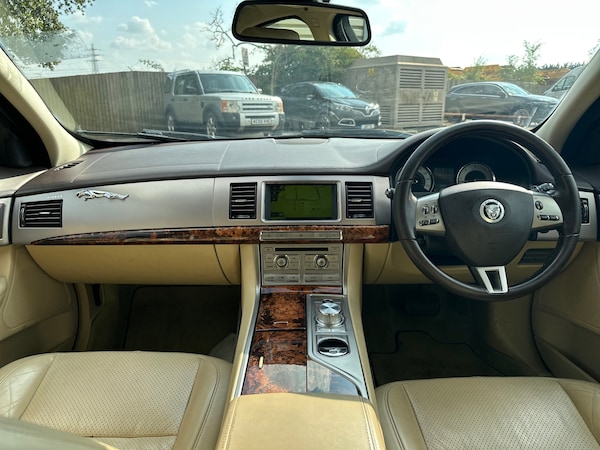Used Jaguar XF 2010 for sale - 75425281: Photo 22