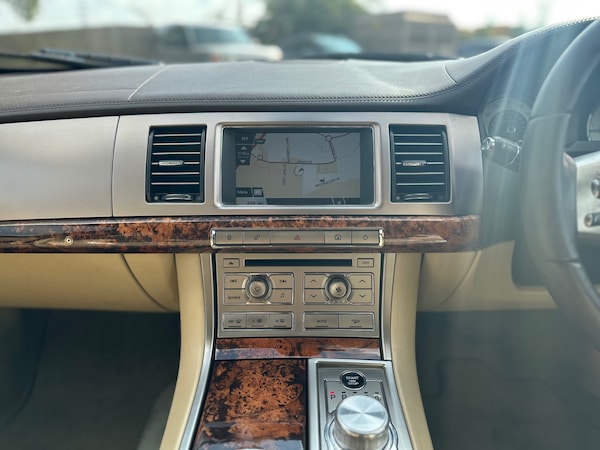 Used Jaguar XF 2010 for sale - 75425281: Photo 24
