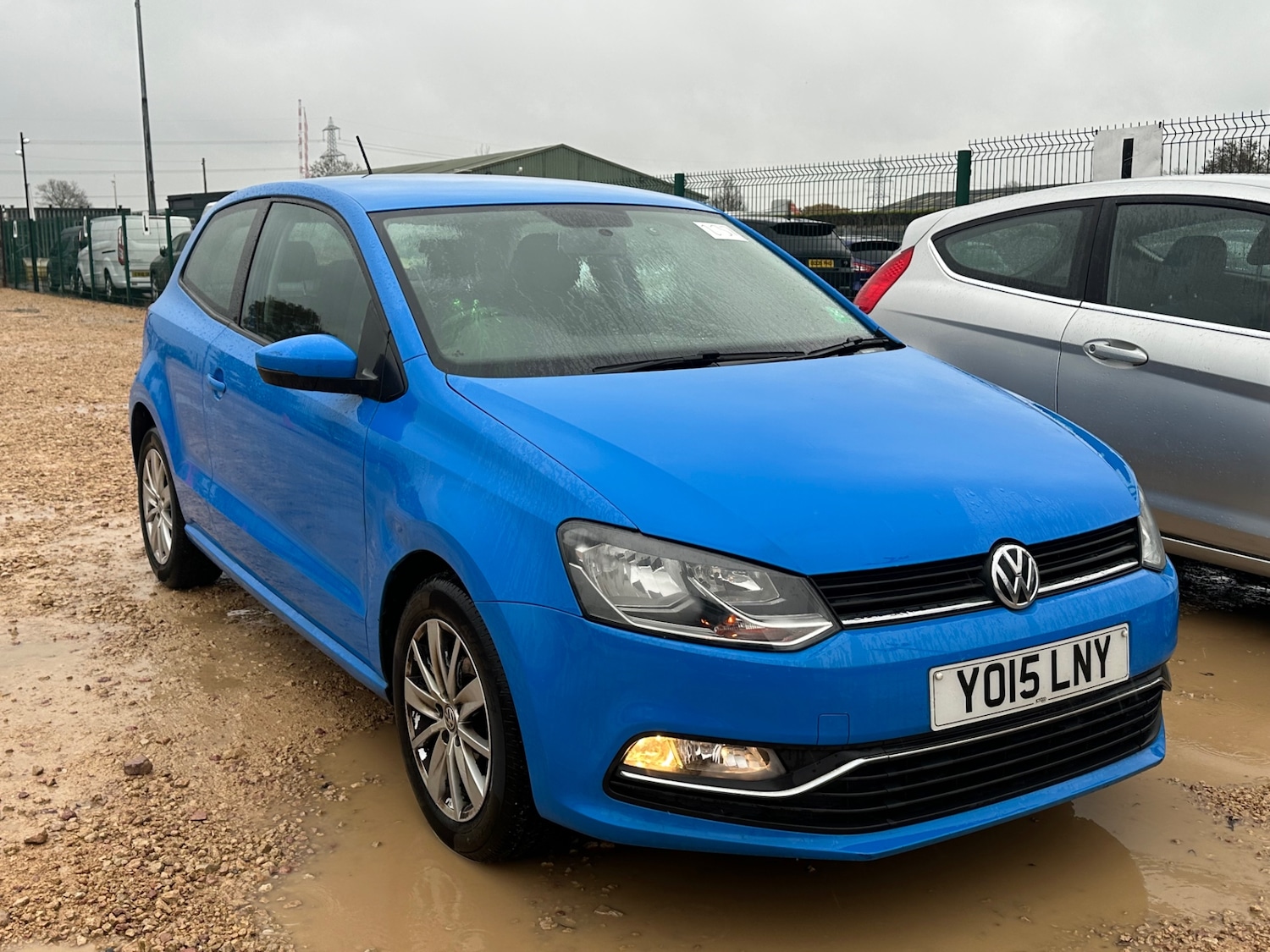 Used Volkswagen Polo 2015 for sale - 76809337: Photo 3