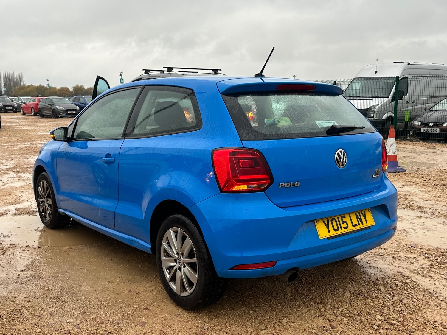 Used Volkswagen Polo 2015 for sale - 76809337: Photo 4
