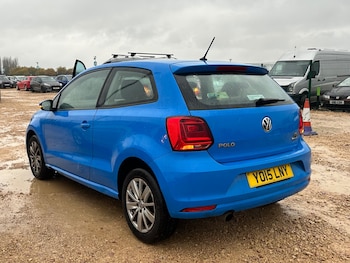 Used Volkswagen Polo 2015 for sale - 76809337: Photo