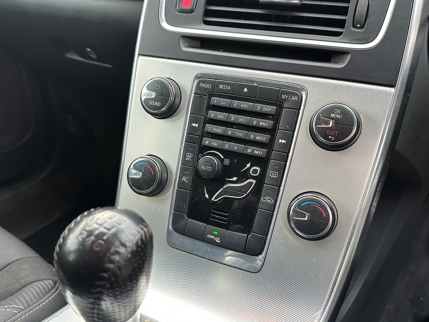 Used Volvo V60 2012 for sale - 76965679: Photo 10