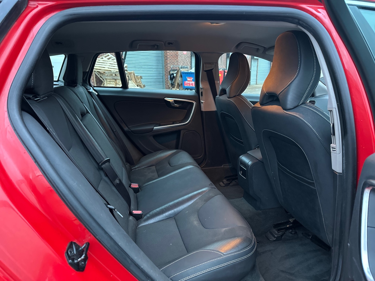 Used Volvo V60 2012 for sale - 76965679: Photo 13