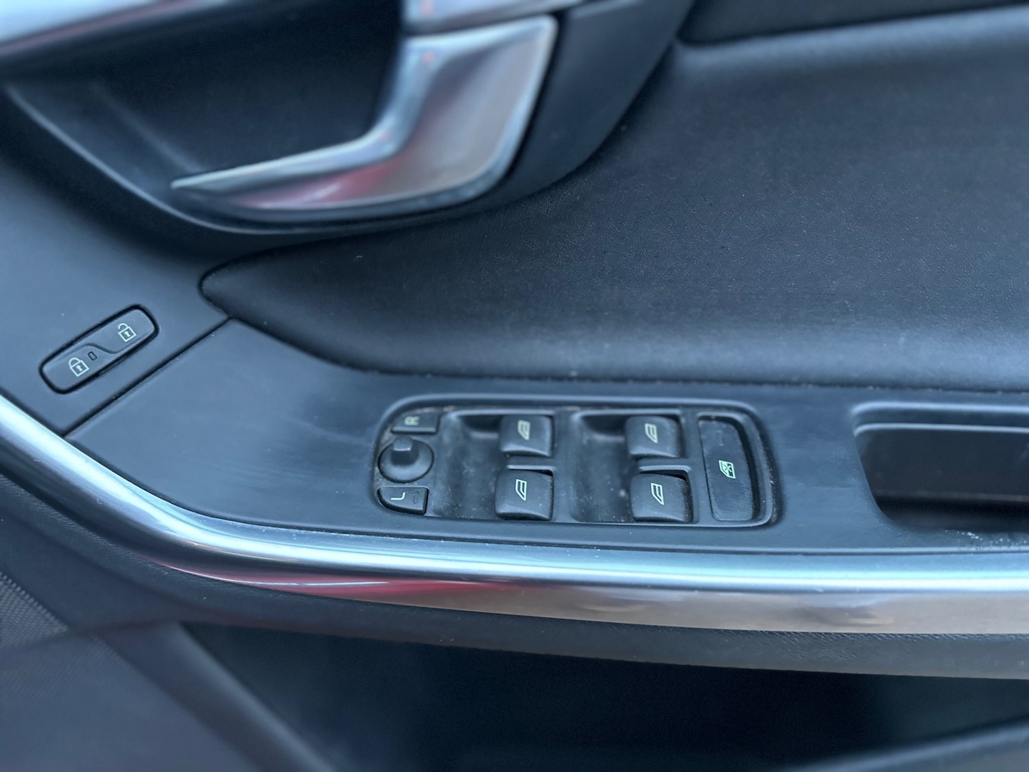 Used Volvo V60 2012 for sale - 76965679: Photo 24