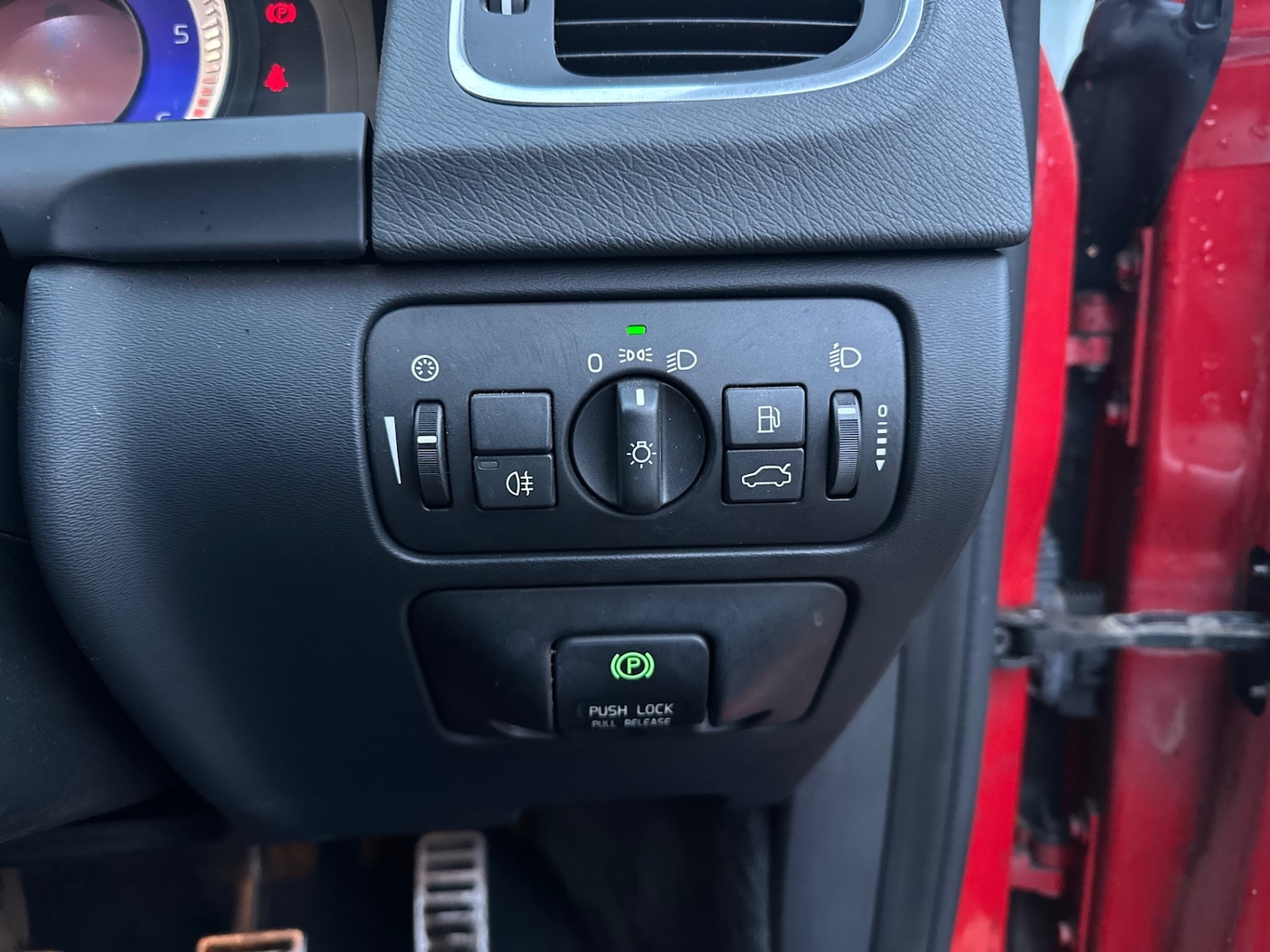 Used Volvo V60 2012 for sale - 76965679: Photo 25