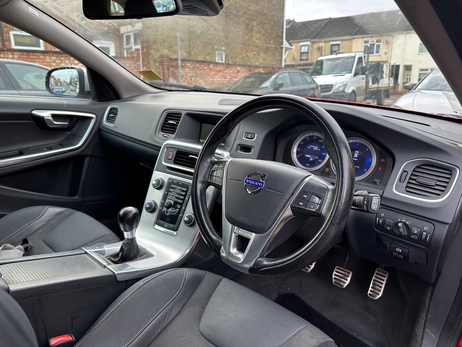 Used Volvo V60 2012 for sale - 76965679: Photo 5