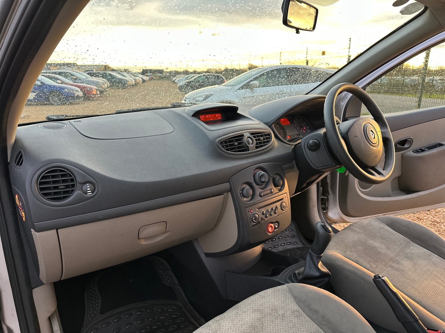 Used Renault Clio 2007 for sale - 76625515: Photo 15