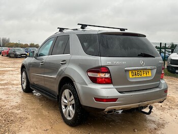 Used Mercedes-Benz M Class 2010 for sale - 76809334: Photo