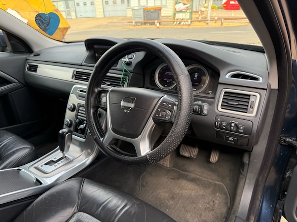Used Volvo V70 2011 for sale - 75137920: Photo 13
