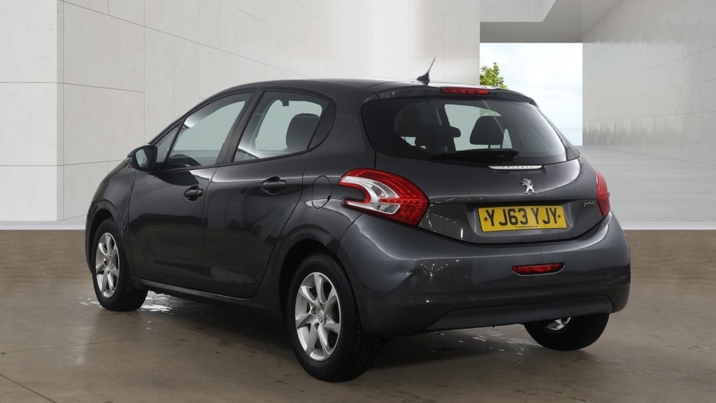 Used Peugeot 208 2013 for sale - 78092837: Photo 2