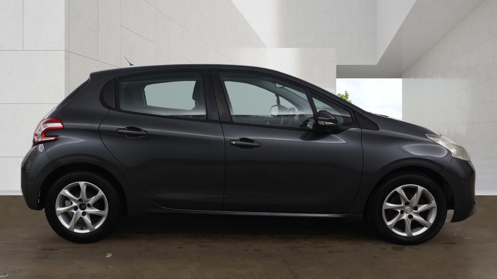 Used Peugeot 208 2013 for sale - 78092837: Photo 4