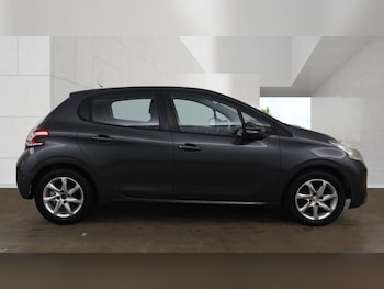 Used Peugeot 208 2013 for sale - 78092837: Photo