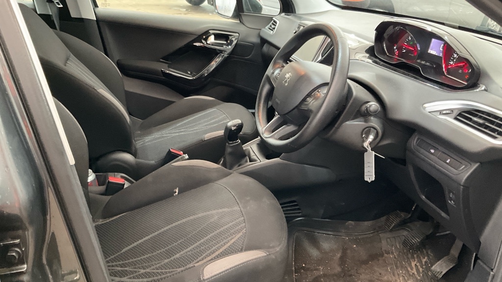 Used Peugeot 208 2013 for sale - 78092837: Photo 8