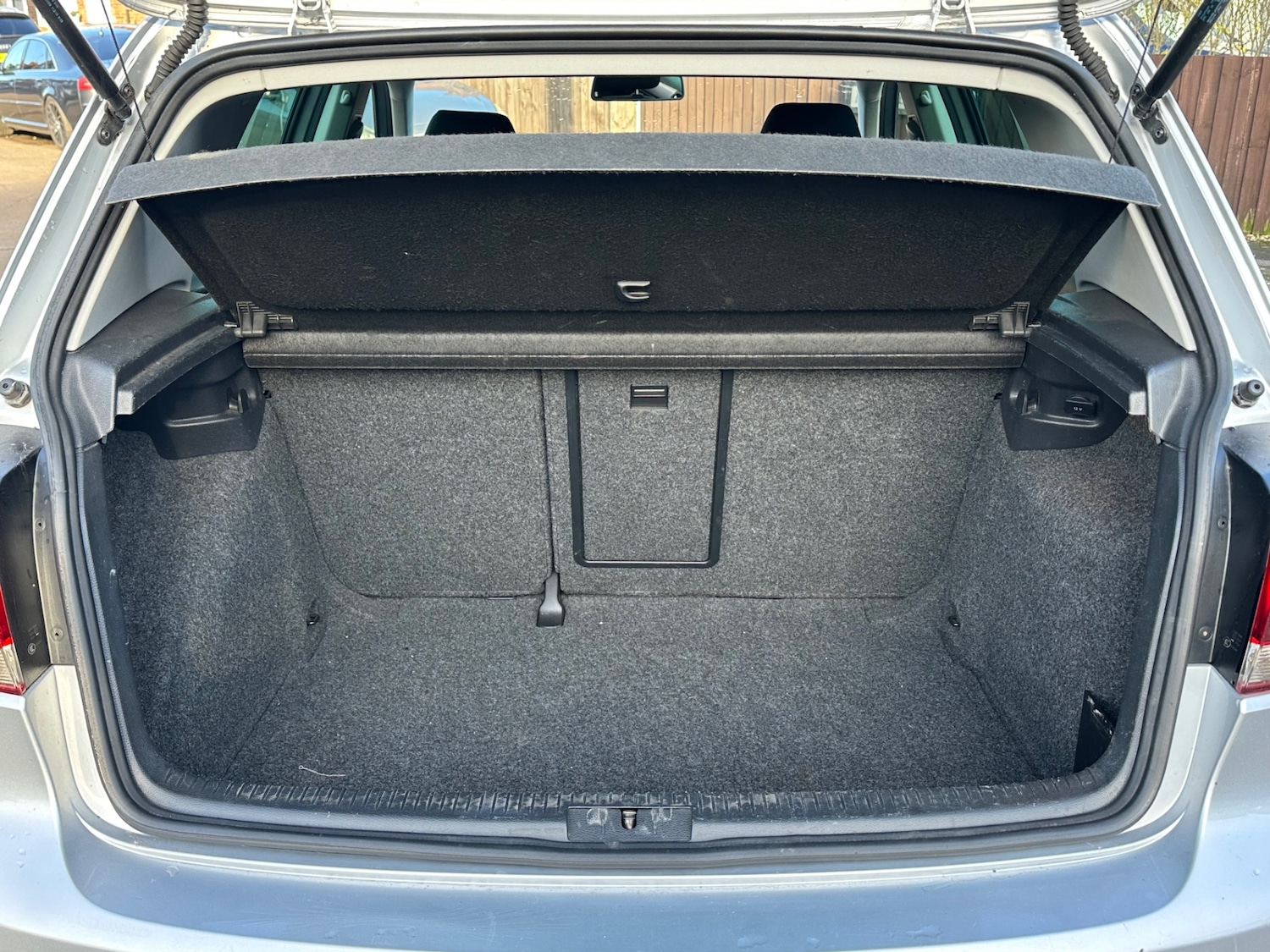 Used Volkswagen Golf 2010 for sale - 77562764: Photo 17