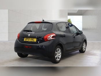 Used Peugeot 208 2015 for sale - 79105242: Photo