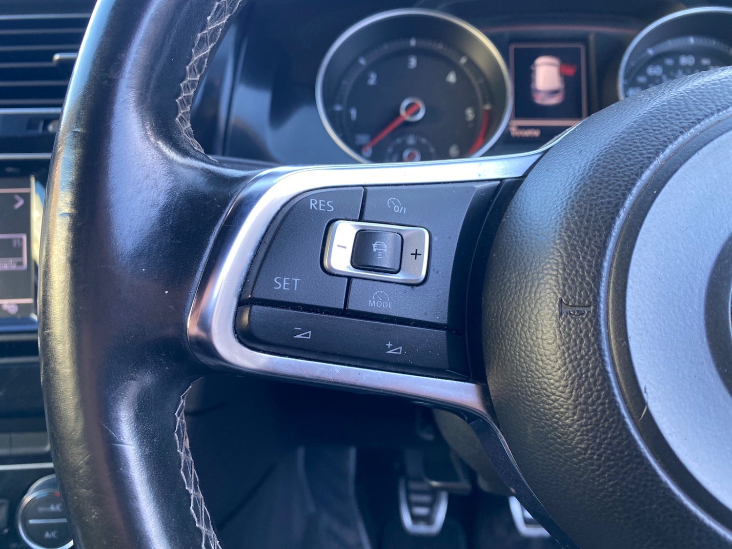 Used Volkswagen Golf 2014 for sale - 75104033: Photo 18