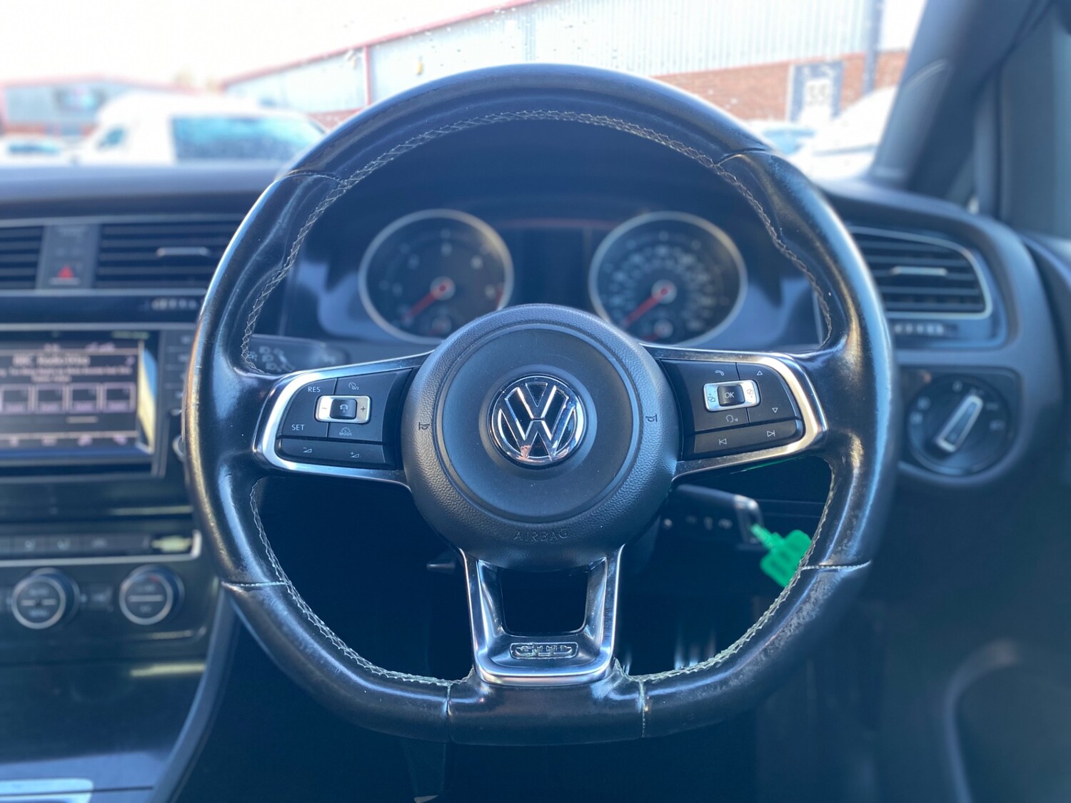 Used Volkswagen Golf 2014 for sale - 75104033: Photo 31