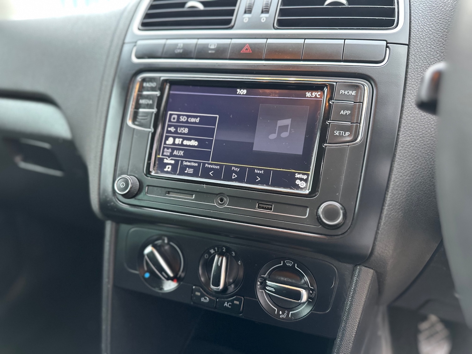 Used Volkswagen Polo 2012 for sale - 75429655: Photo 22