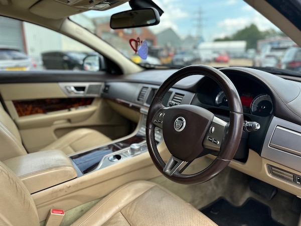 Used Jaguar XF 2011 for sale - 74924749: Photo 10