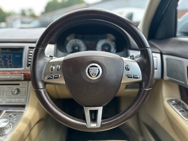 Used Jaguar XF 2011 for sale - 74924749: Photo 15