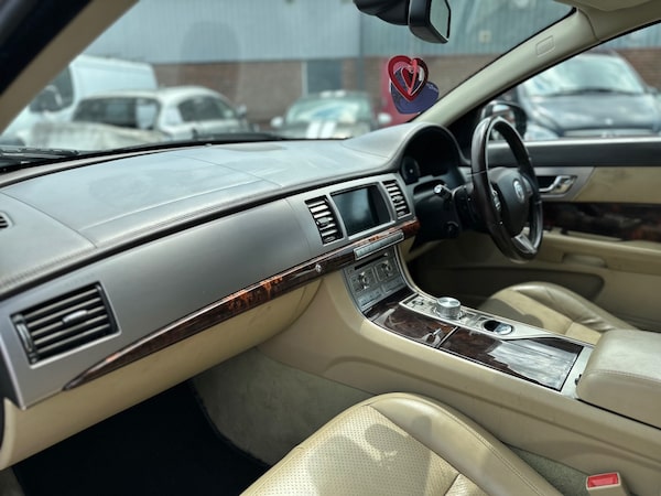 Used Jaguar XF 2011 for sale - 74924749: Photo 18