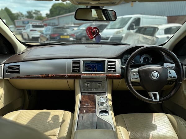 Used Jaguar XF 2011 for sale - 74924749: Photo 21