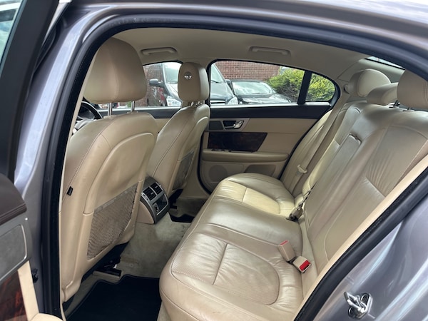 Used Jaguar XF 2011 for sale - 74924749: Photo 31