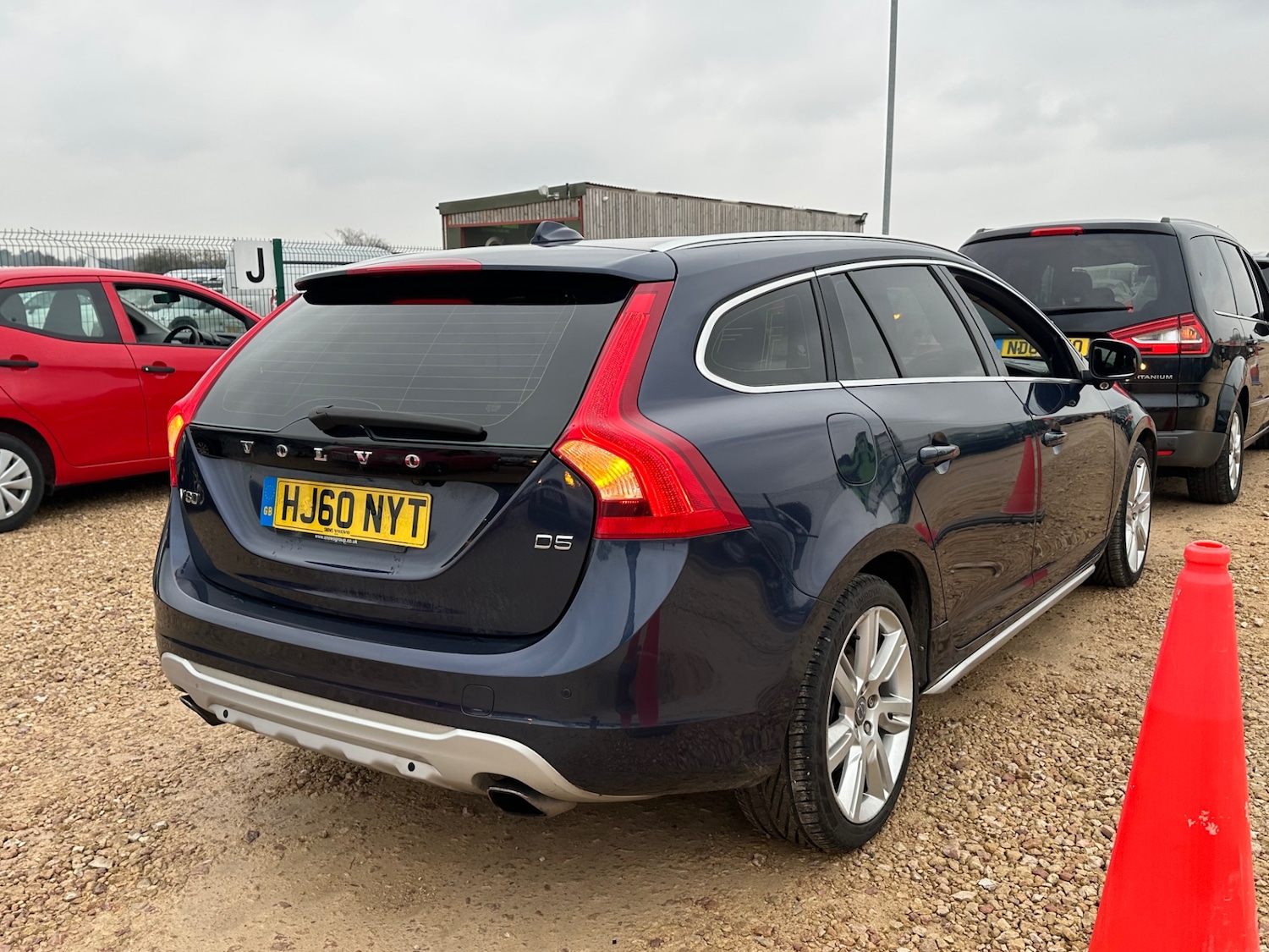 Used Volvo V60 2010 for sale - 77367274: Photo 3