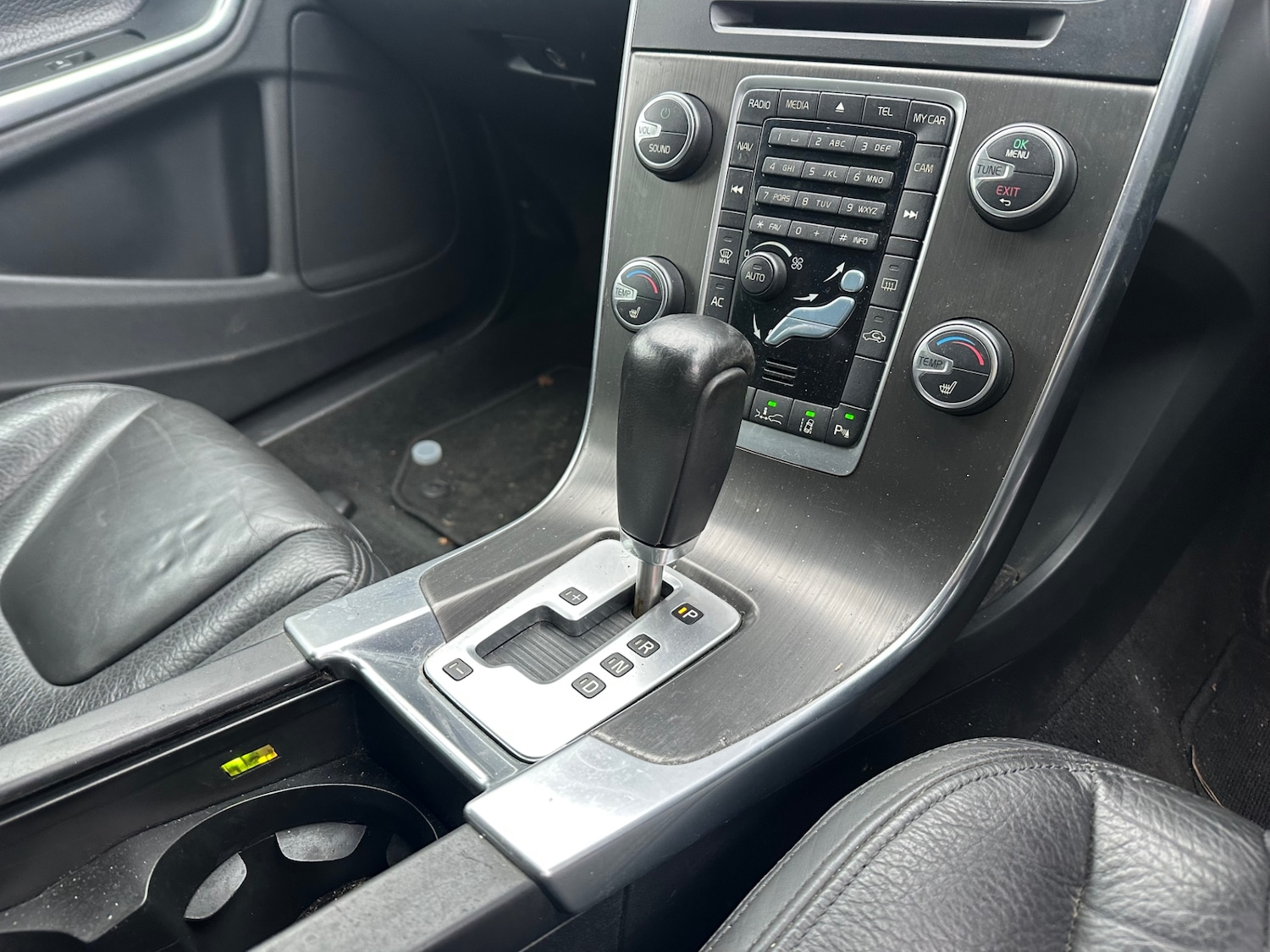 Used Volvo V60 2010 for sale - 77367274: Photo 5